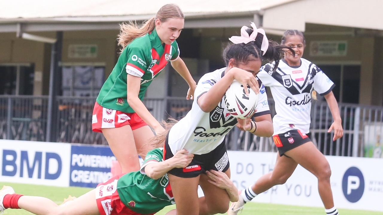 Afeena Faamafu lines up a try against Wynnum Manly.