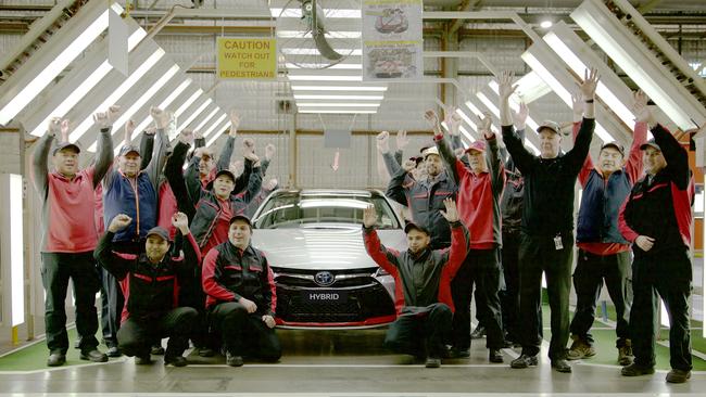 Toyota employees farewell a commemorative Camry. Pic: Supplied.