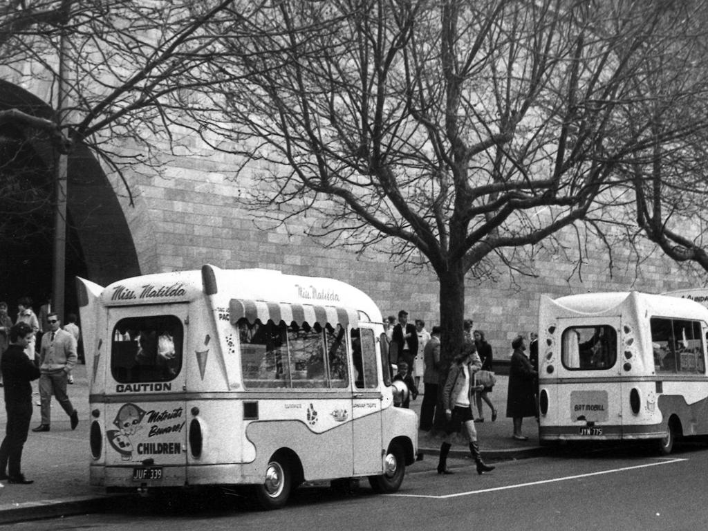 Ice cream vans compete for trade along Melbourne’s St Kilda Rd in 1968.