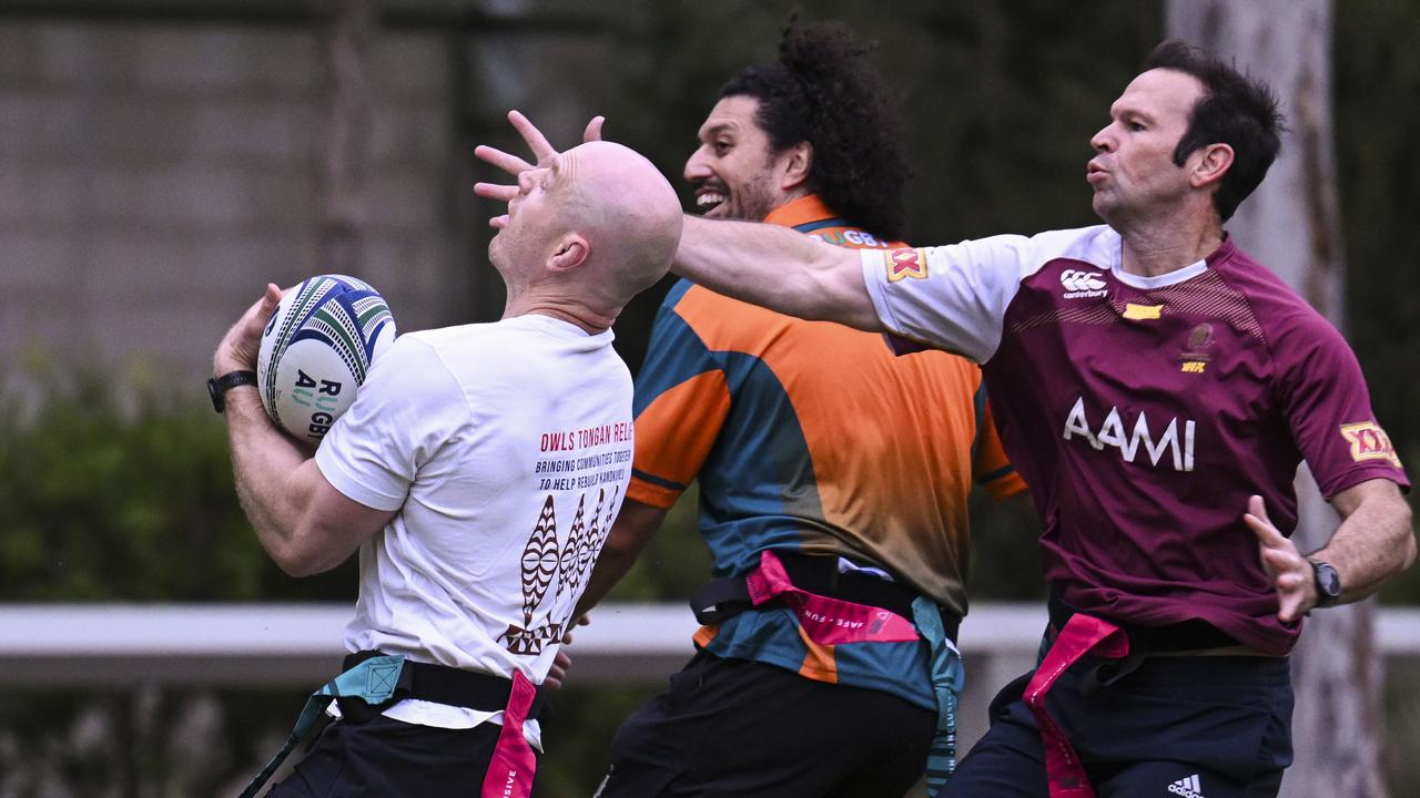 Senators David Pocock and Matt Canavan got an early morning hitout in before parliament started. Picture: NCA NewsWire / Martin Ollman