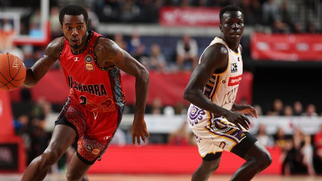 Makuach Maluach (right) was a standout for the Kings, missing just one shot for the night to finish at Sydney’s equal top scorer of the night. Picture: Getty Images