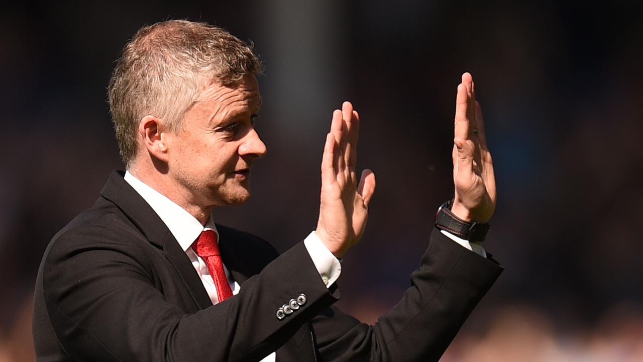 Ole Gunnar Solskjaer has apologised to fans after Manchester United were beaten by Everton.