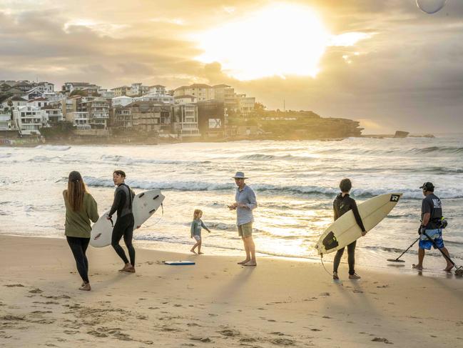 SYDNEY, AUSTRALIA - Daily TelegraphPhotos - Monday, 1 January 2024:Sunrise at Bondi beach and the early risers.Picture: Daily Telegraph  / Monique Harmer