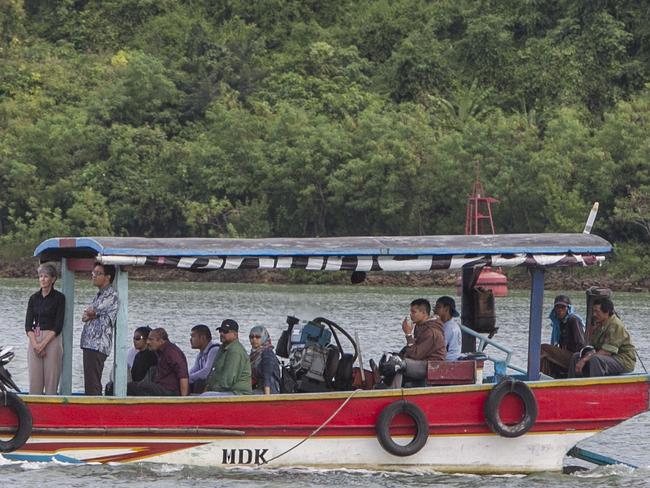 Chan's and Sukumaran’s families return from visiting the condemned men on Nusakambangan.