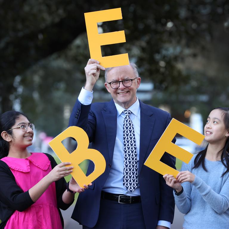 Prime Minister Anthony Albanese meets last year's Spelling Bee winners