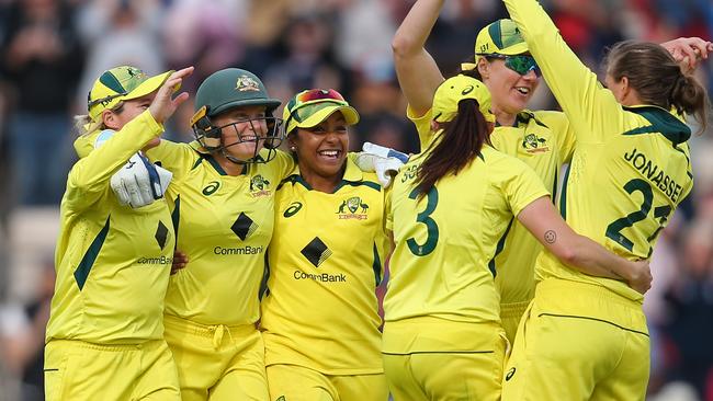 SOUTHAMPTON, ENGLAND - JULY 16: The Australia players celebrate their victory over England during the Women's Ashes 2nd We Got Game ODI match between England and Australia at Ageas Bowl on July 16, 2023 in Southampton, England. (Photo by Steve Bardens/Getty Images)