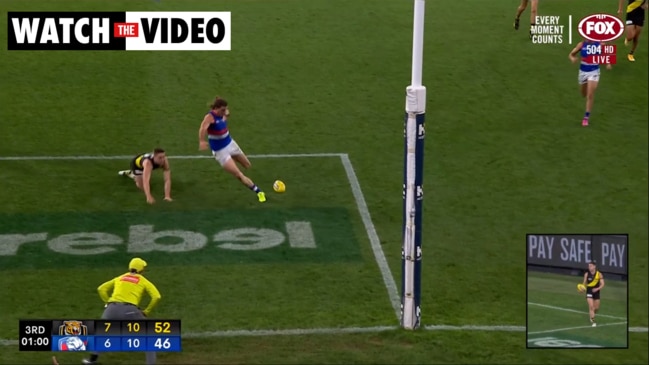 Bruce misses soccer-shot from square (Fox Footy)