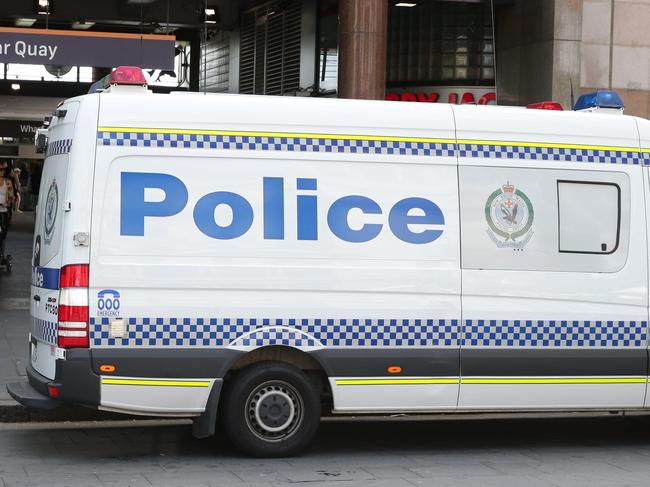 Increased amount of police could be seen around Circular Quay today after yesterdays counter terrorism raids in Sydney.