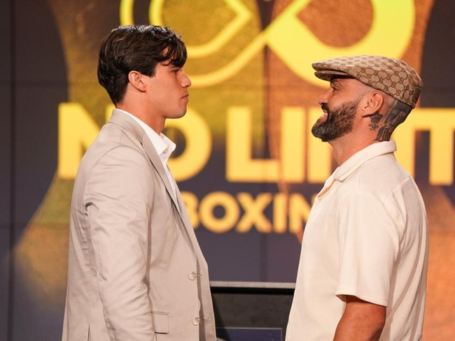 Brock Jarvis (L) returned from an 18-month layoff against Adrian Rodriguez. Picture: No Limit Boxing