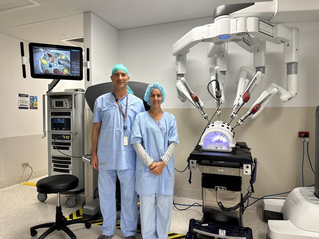 Gold Coast University Hospital bariatric and hepatobiliary surgeon Doctor Jason Free and patient Nicola Burt. Picture: Mohammad Alfares