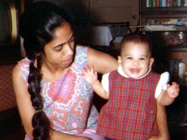 Kamala Harris with her mother Shyamala.