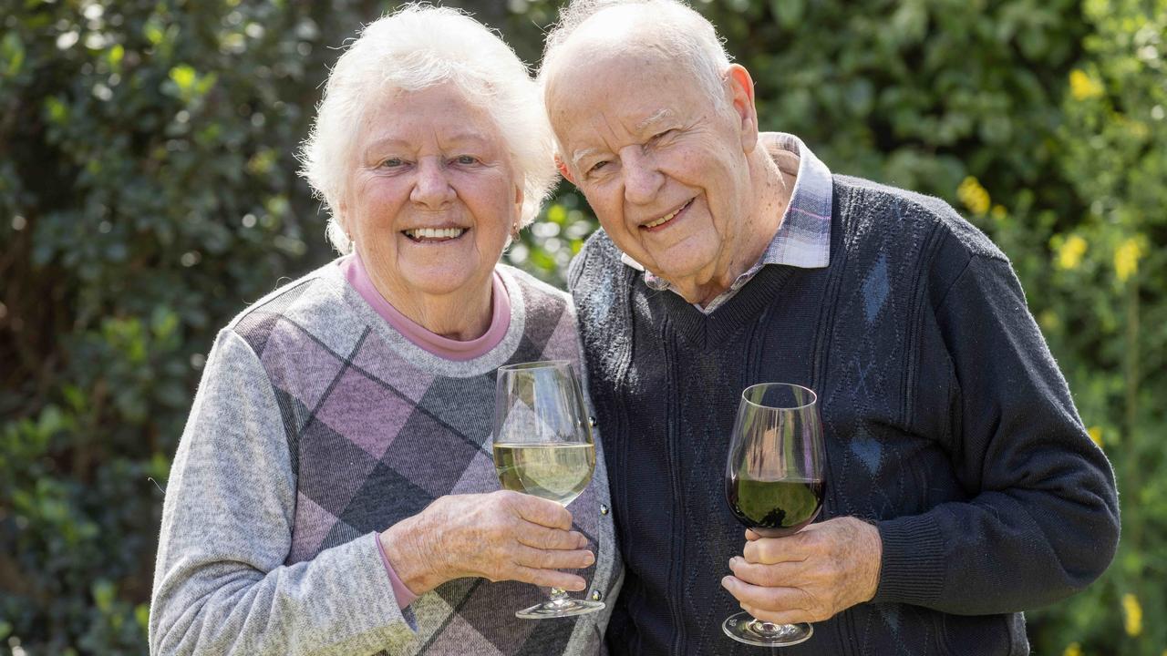 Stuart and Anne Kerr celebrate 70 years of marriage | Herald Sun