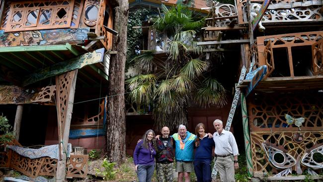 A team of volunteers including Claire Bamford, Paul Mac, Siobhan Hedderman, and Terry Dodson is rolling up their sleeves and getting Boinga Bob's famous Warburton house up to spec. Picture: Steve Tanner