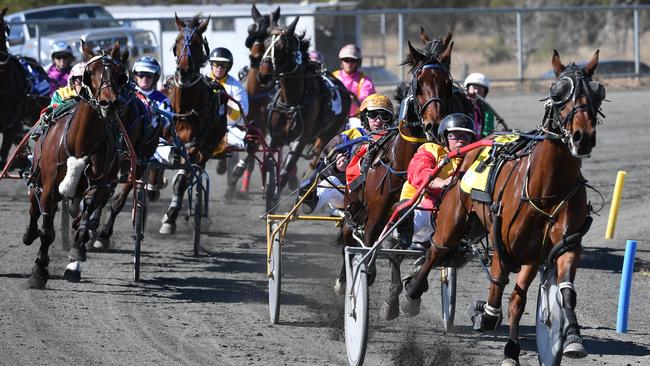 Farewell to two great men of Queensland racing