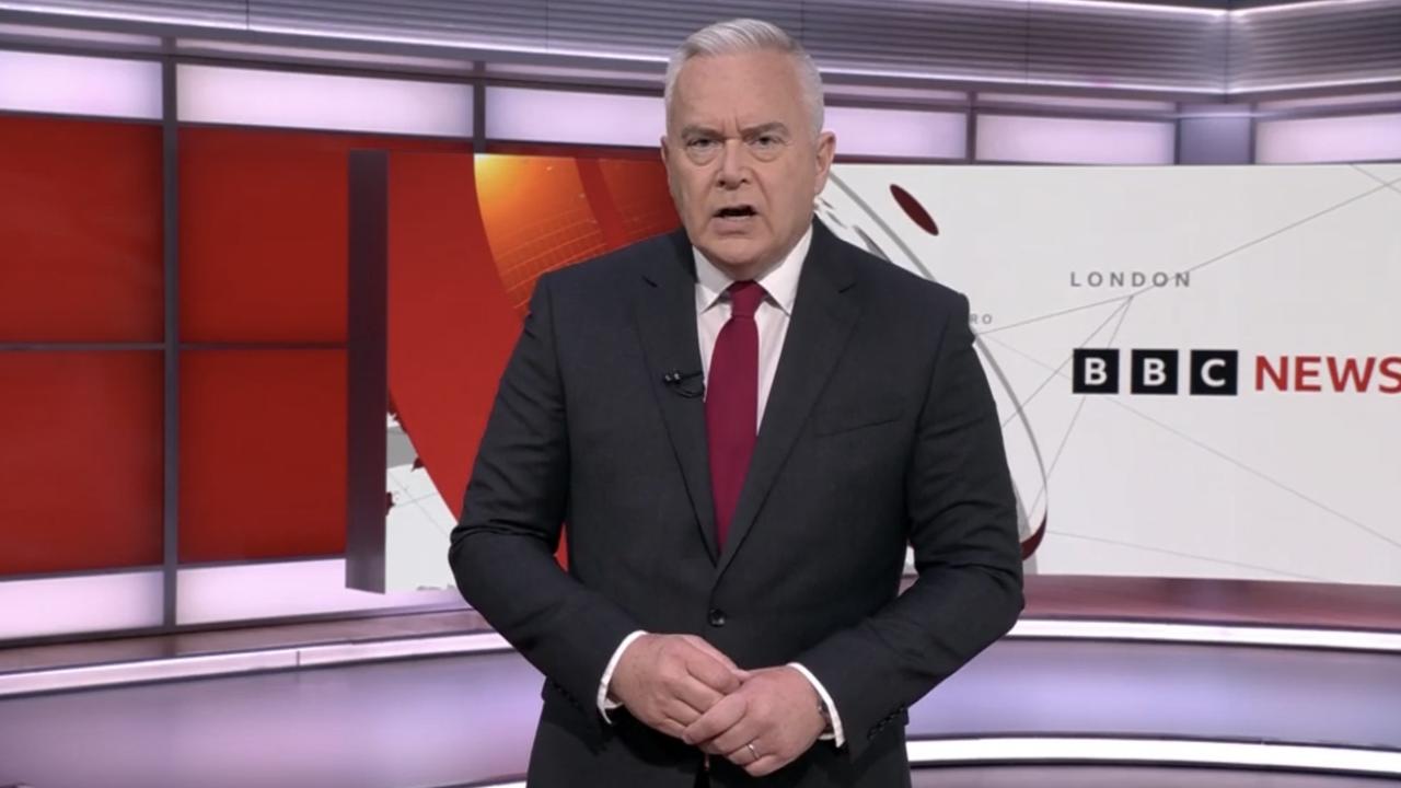 Huw Edwards Nude Pictures Scandal BBC News Announces His Resignation