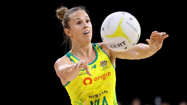 NEWCASTLE, AUSTRALIA - OCTOBER 26: Paige Hadley of the Australia Diamonds passes the ball during game one of the International Test series between the Australia Diamonds and England Roses at Newcastle Entertainment Centre on October 26, 2022 in Newcastle, Australia. (Photo by Brendon Thorne/Getty Images for Netball Australia)