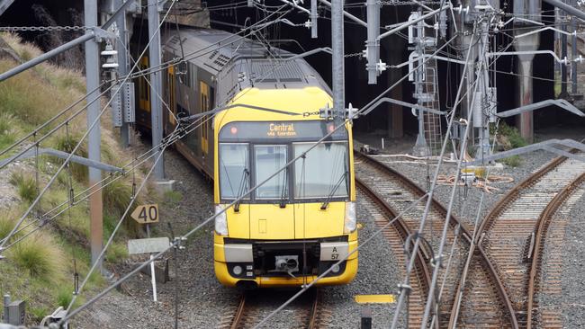 SYDNEY, AUSTRALIA - NewsWire Photos OCTOBER 16, 2024: A train leaving Hornsby train station.Picture: NewsWire / Damian Shaw