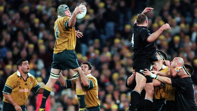 The Wallabies win a lineout during the Bledisloe Cup Test played at a packed Sydney Olympic Stadium in July 2000. Picture: Jim Alcorn