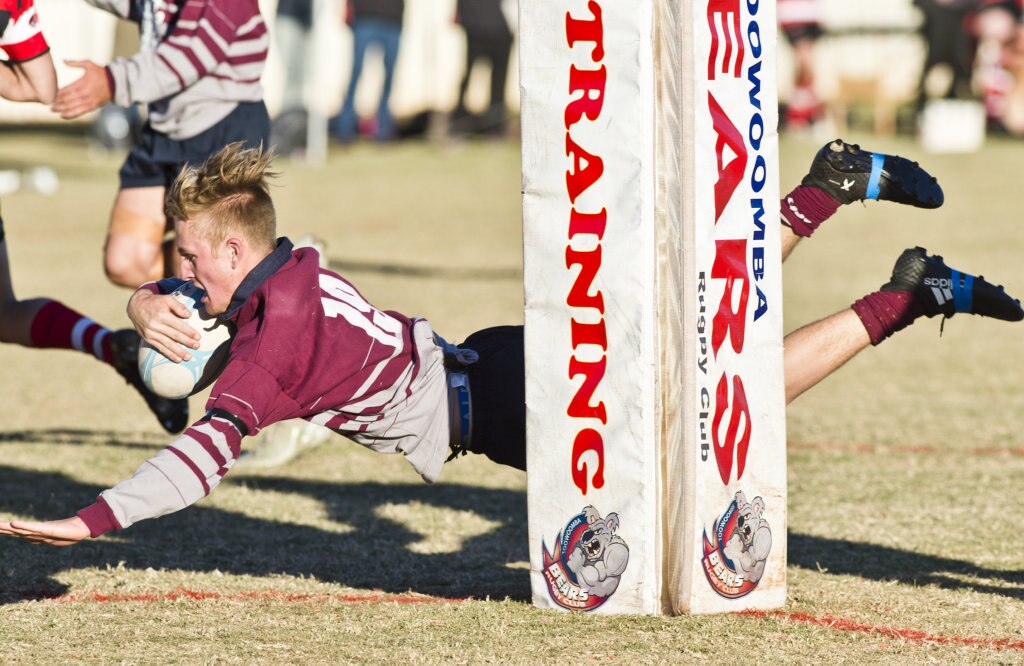 Declan Wheeler scores a try for Bears. Picture: Nev Madsen