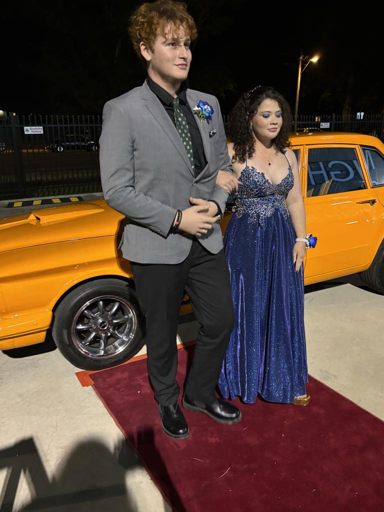 Maryborough State High School students arriving at their formal.