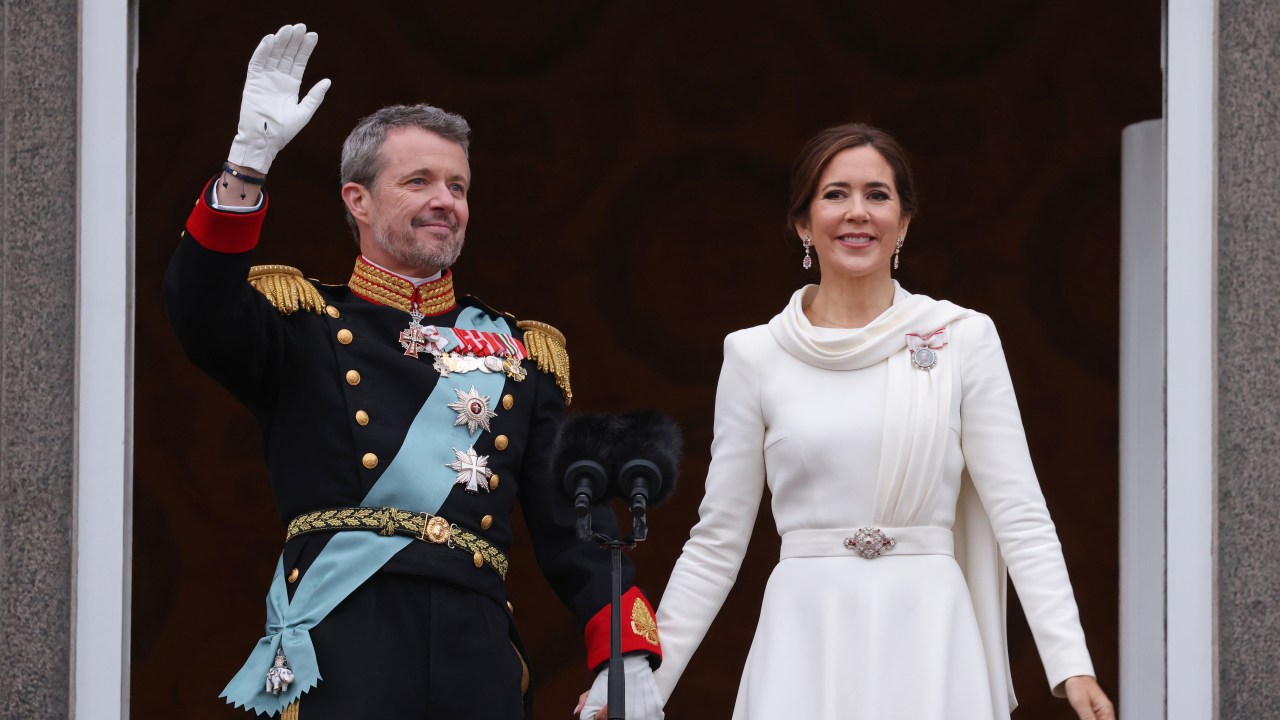 Timing of King Frederik's new book 'raised eyebrows' after Genoveva ...