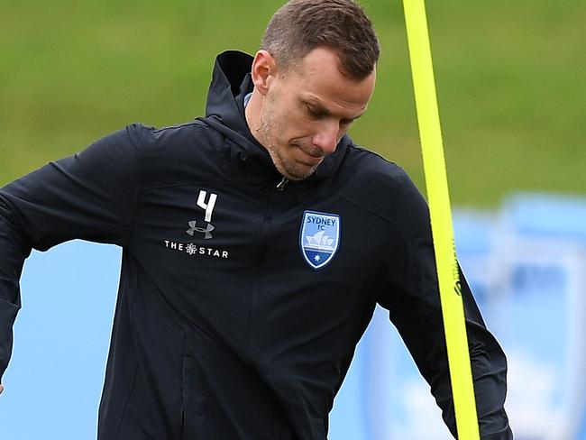 Alex Wilkinson of Sydney FC takes part in a training session at Macquarie University Sports Fields in Sydney, Wednesday, June 17, 2020. (AAP Image/Dan Himbrechts) NO ARCHIVING