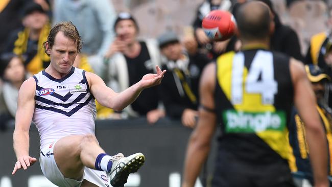 David Mundy made no mistake when he had the chance to bury the Tigers in Round 8. Picture: AAP