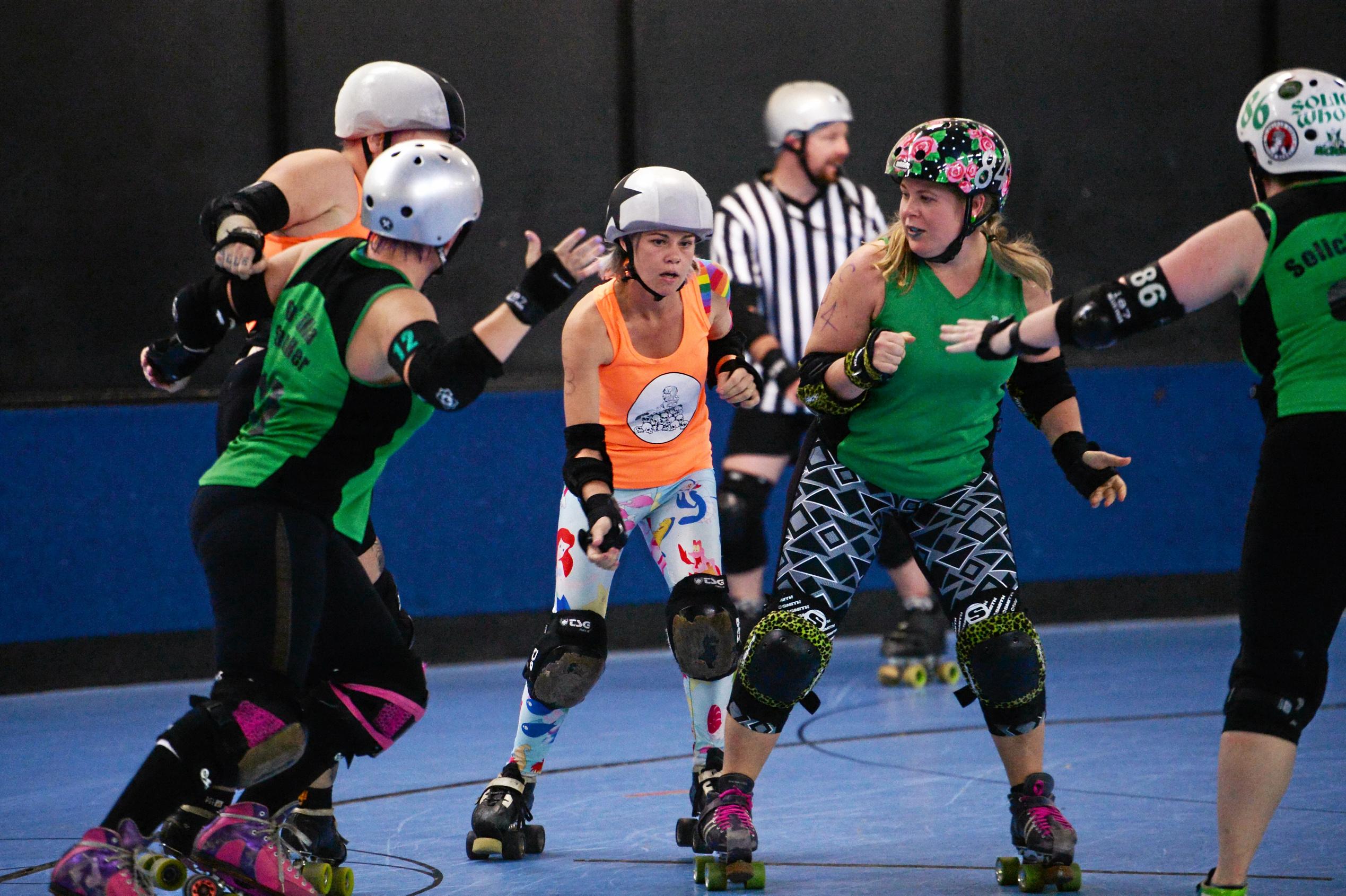 Mackay City Roller Maidens v The Little Murdermaids | The Courier Mail