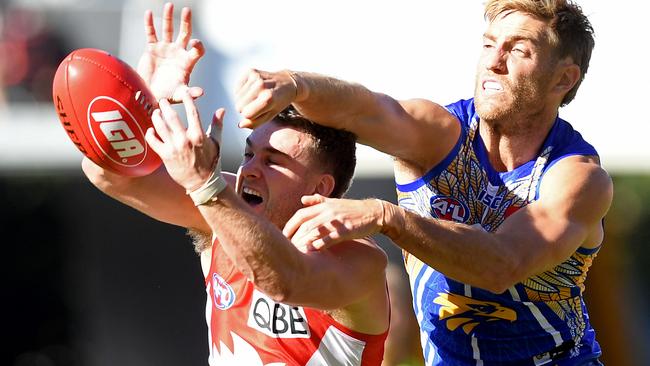 Dangerous Swan Tom Papley was well-held. Picture: Getty Images