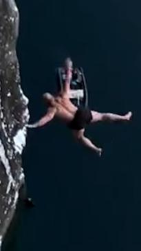 Man sets new &amp;quot;death dive&amp;quot; world record