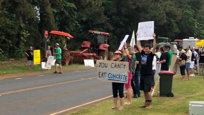 Protesters blocked the site for the $534 million Tweed Valley Hospital this morning until police moved them along.