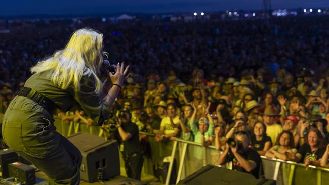 Sonnet of Together with Strangers performing at Mundi Mundi Bash for Headliners ABC series. Picture: Supplied / ABC