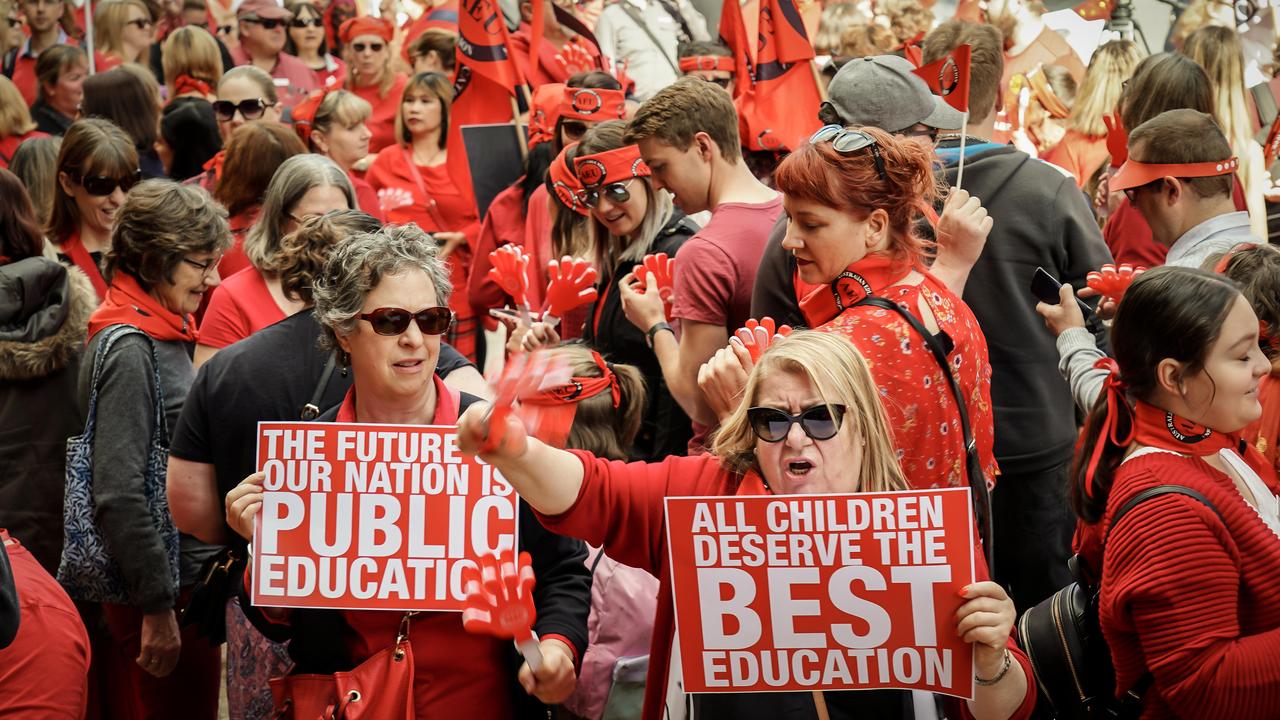 Townsville teacher strike: Queensland Teachers Union members vote in ...