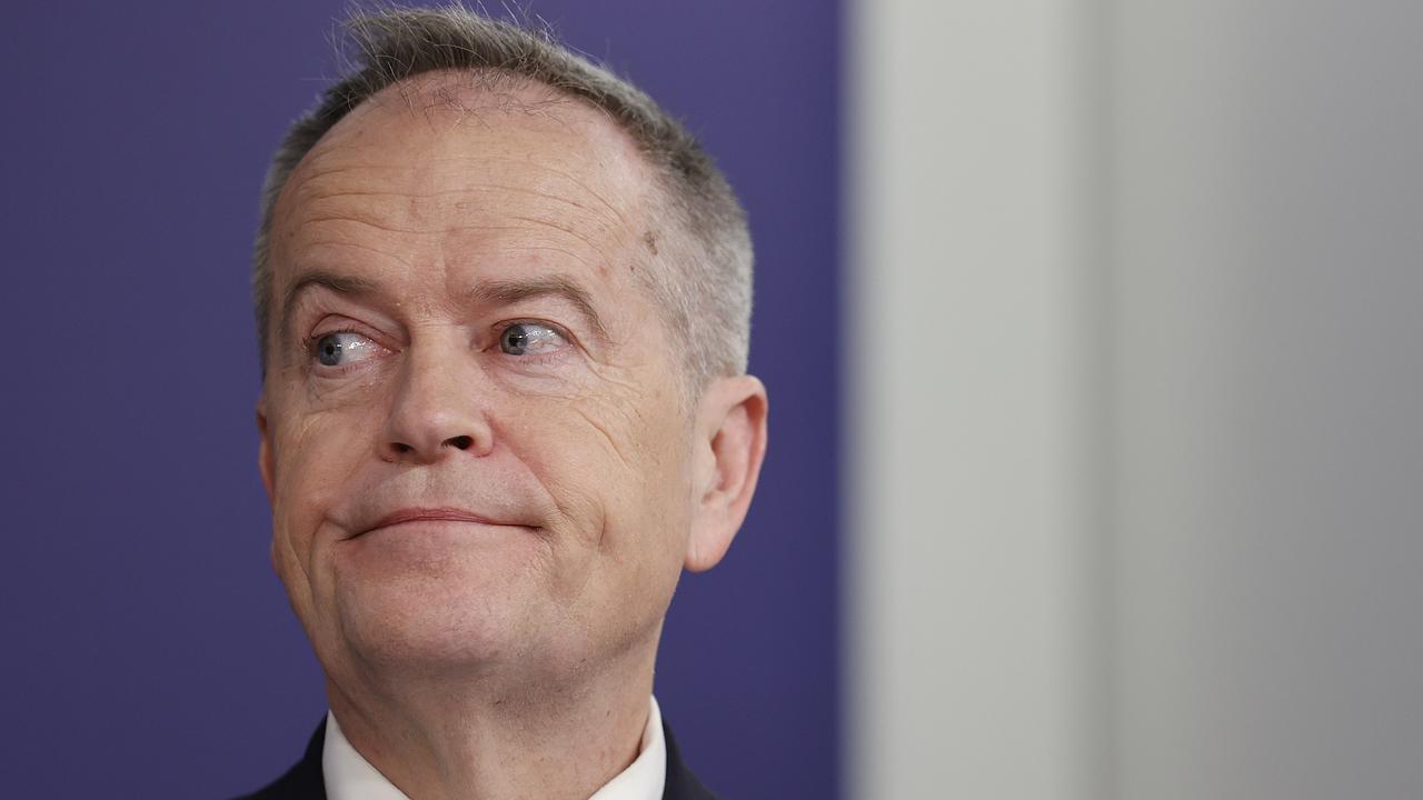 Government Services Minister Bill Shorten did not hold back on Optus. Picture: NCA NewsWire / Dylan Coker