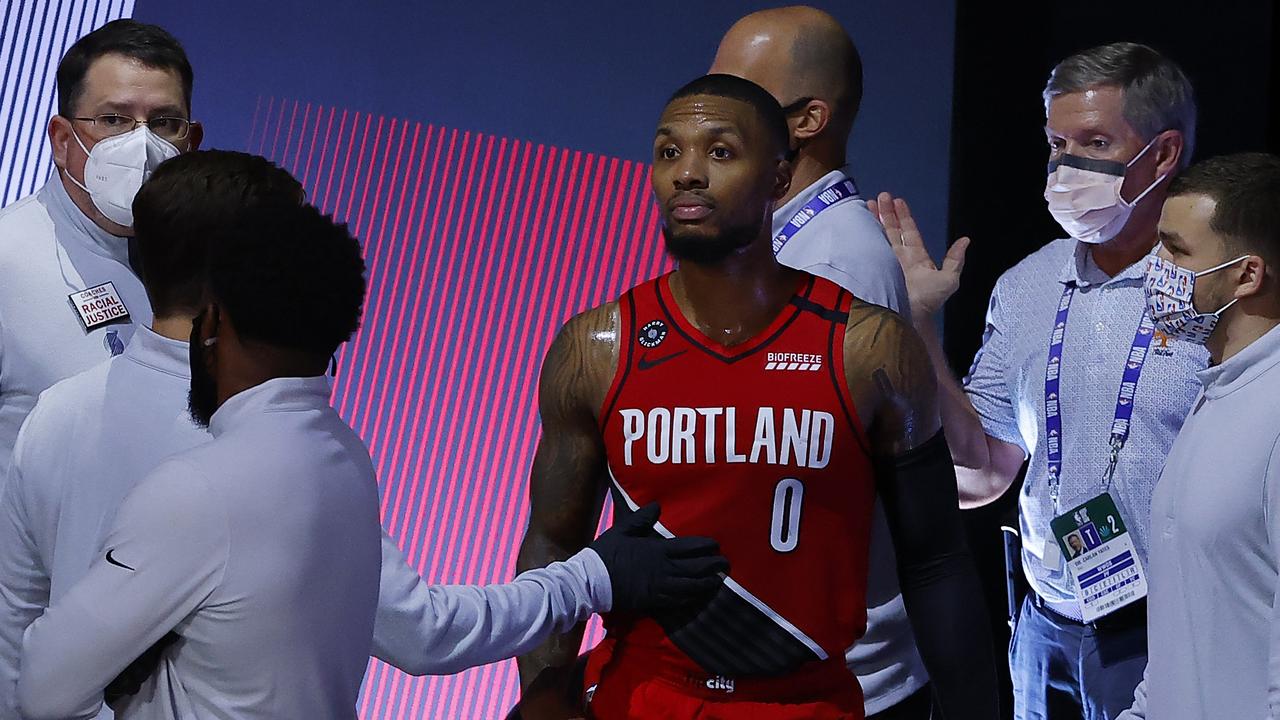 Damian Lillard suffered a dislocated finger against the Lakers.
