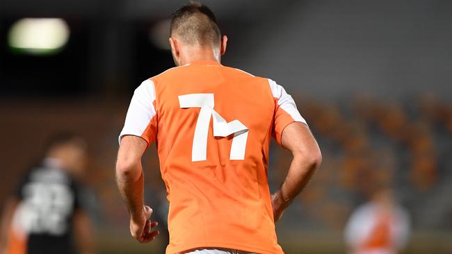 Ivan Franjic’s shirt number peel off mid-game.