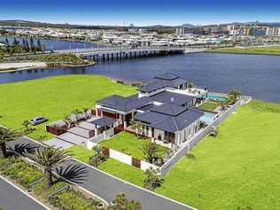 A picturesque success story. 5 Entrance Island, Bokarina.