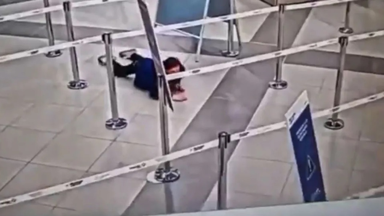 She manages to crawl through several checkpoints without anyone around her to spot her moves. Picture: CZ/newsX