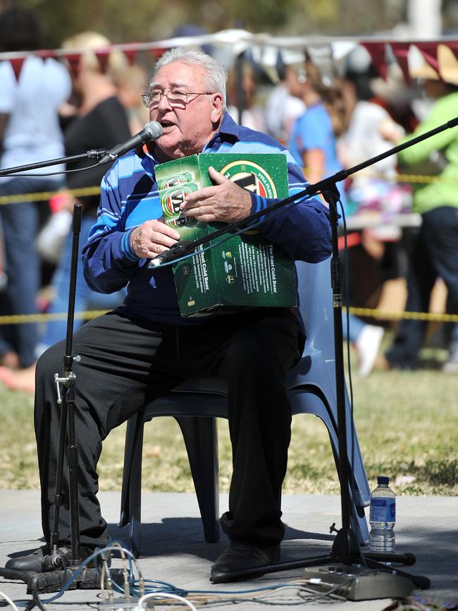 Ted Egan entertaining the crowds with his annual songs at the Old Timers Fete.