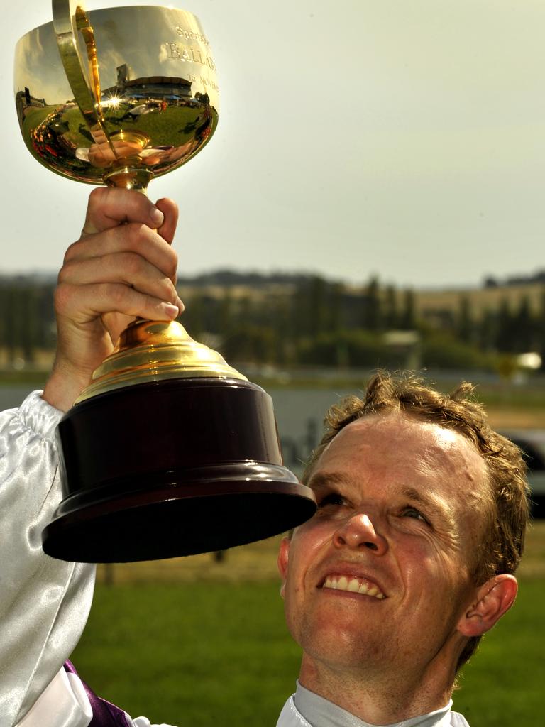 2009 Ballarat Cup (race 8). The Sportsbet.com.au Ballarat Cup, 1st Itstheone (Kerrin McEvoy red cap), 2nd Gallions reach (Dwayne Dunn), 3rd Davcon .