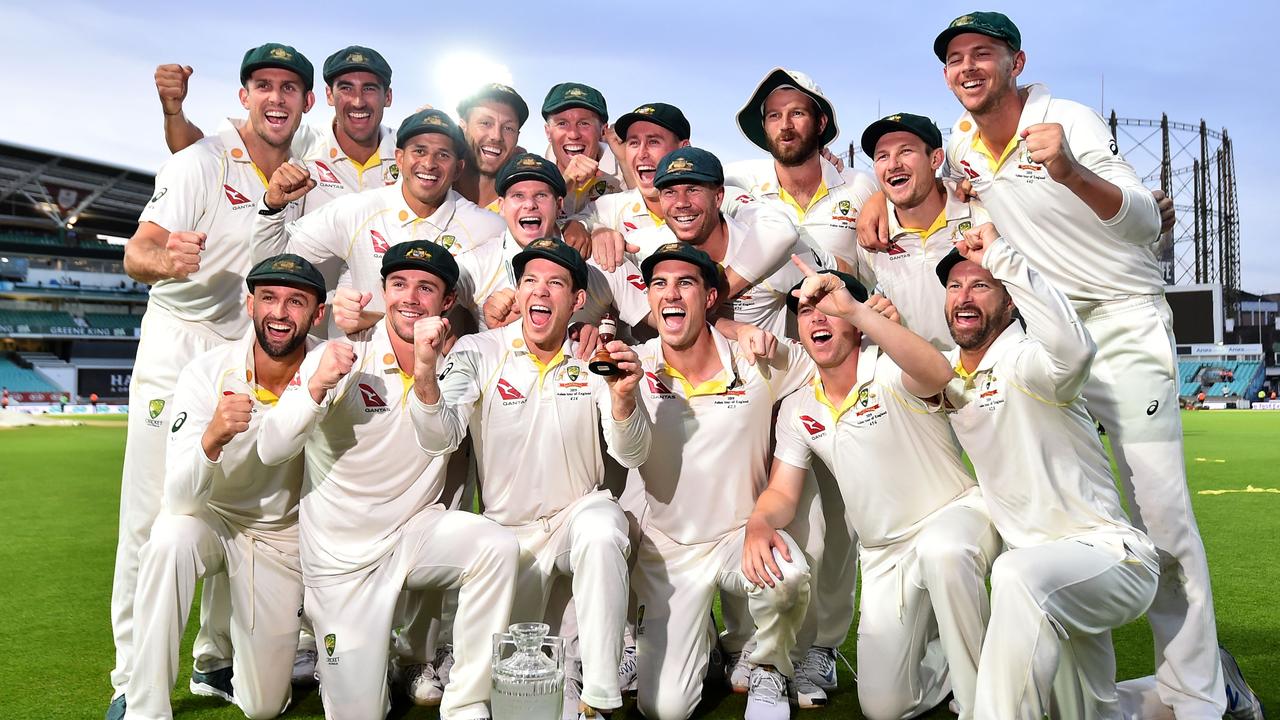 Tim Paine holds the Ashes urn at The Oval in 2019. Picture: Glyn Kirk / AFP