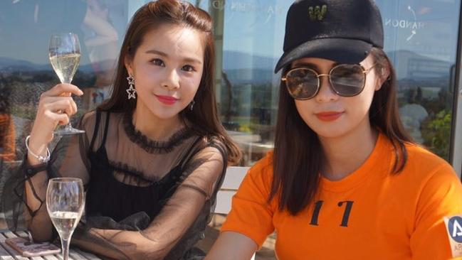 The Chufei Churan twins splash their glamorous life across social media. L: R: Yuni Fu, Joyce Yin. Picture: Alibaba