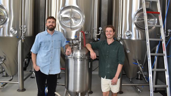 Dominic Hurley (left) and Shanu Walsh (right) are the founders of Murwillumbah brewing company Ventura Brewing.