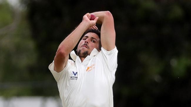 Matt Fotia bowls for Ringwood.