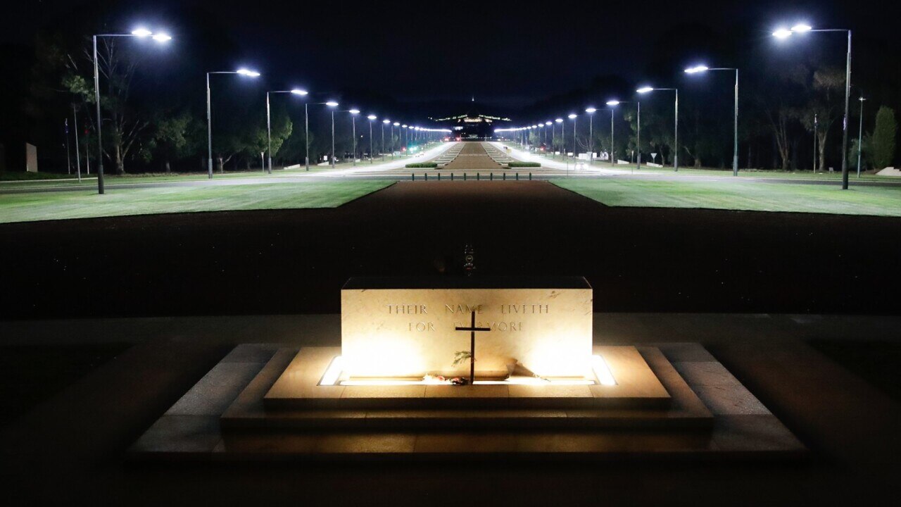 War Memorial hosts 4000 people in traditional Anzac Day National Service