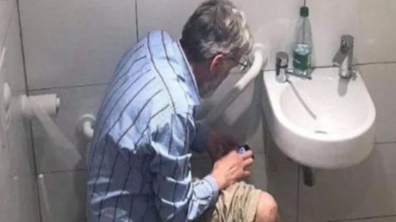 Chess grandmaster Igors Rausis accused of using phone hidden in toilet to  cheat - ABC News