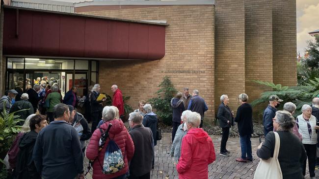 Kiama residents crowding the council chambers ahead of rescission motion to sell off Blue Haven being debated in private. Picture: Dylan Arvela