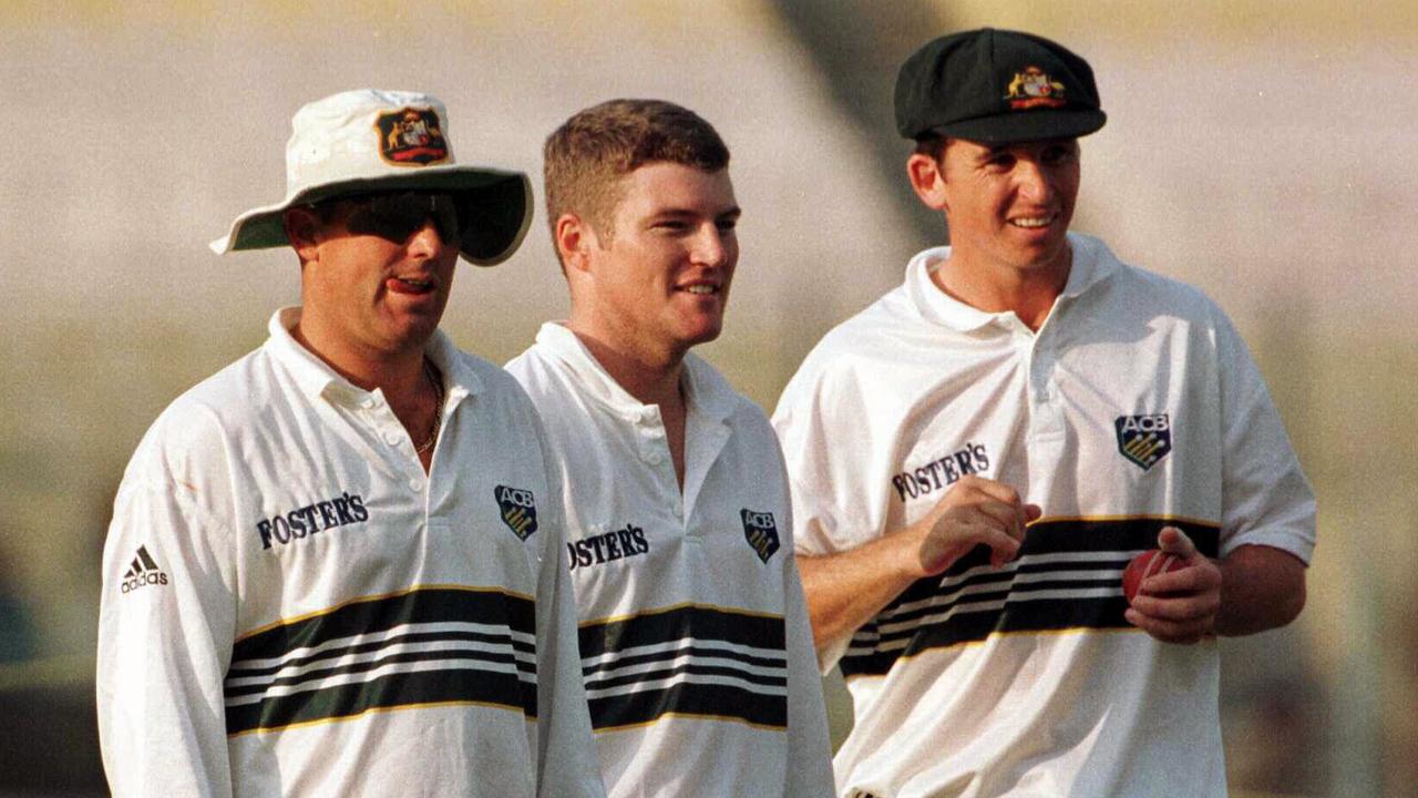 Shane Warne with fellow spinners Stuart MacGill and Gavin Robertson at training during a tour of India. Picture: Allsport