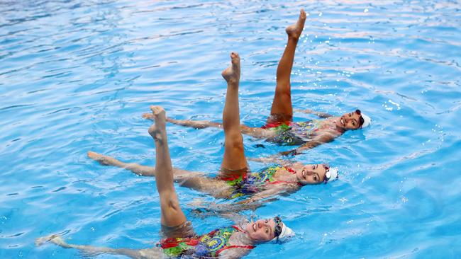Rachel Presser (L) - Artistic Swimming. Photo by Richard Gosling