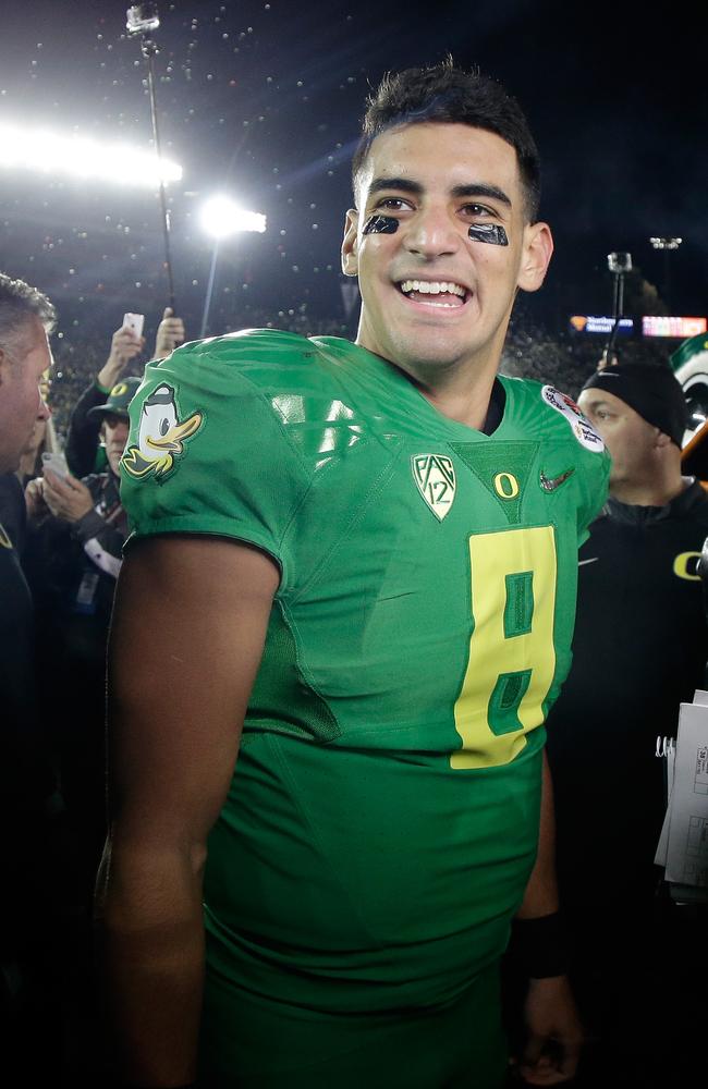 Why Oregon is full of crap when saying Marcus Mariota was hurt